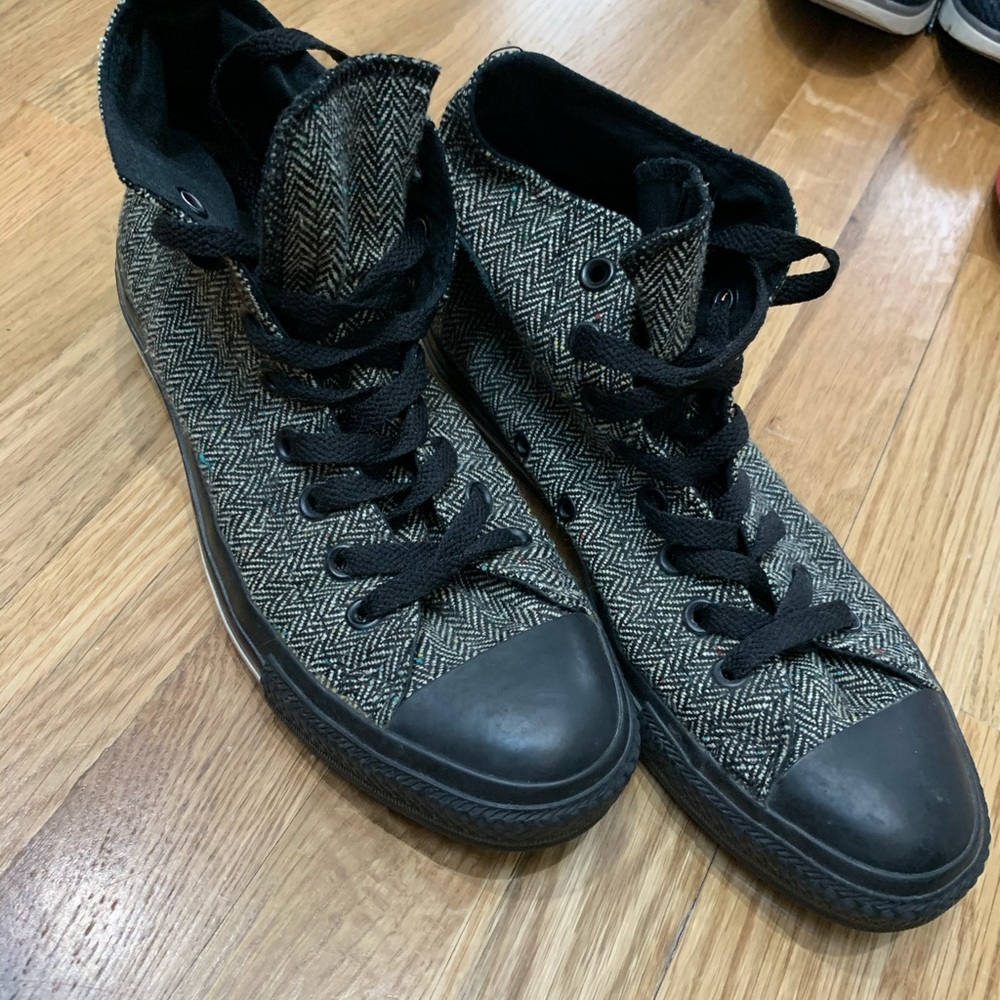 Converse Hi-Top Chuck Taylor.  Men’s Size 8.